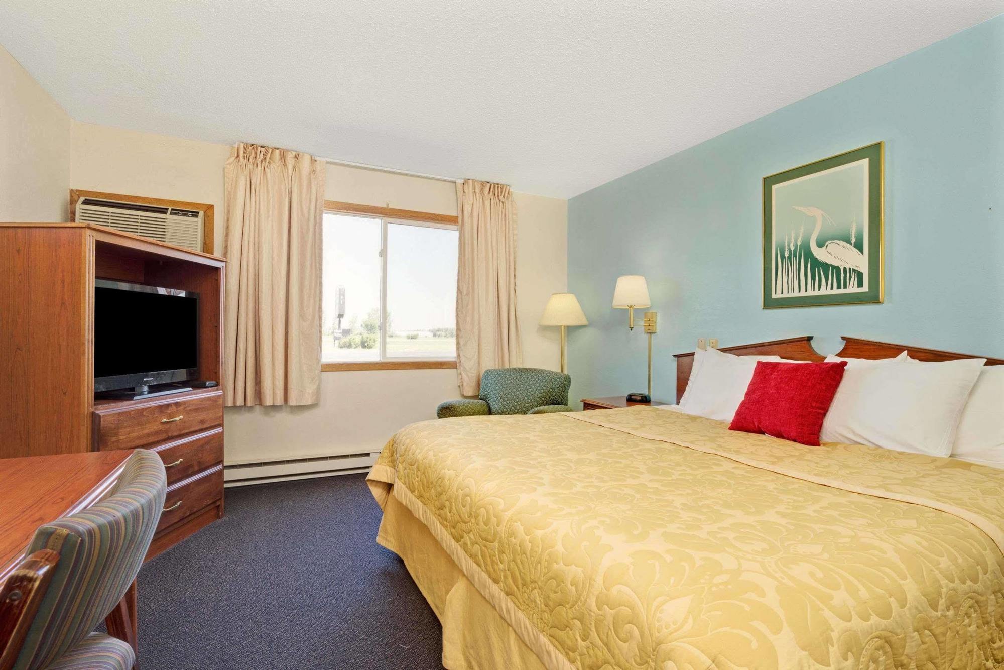 Travelodge By Wyndham Wahpeton Exterior photo